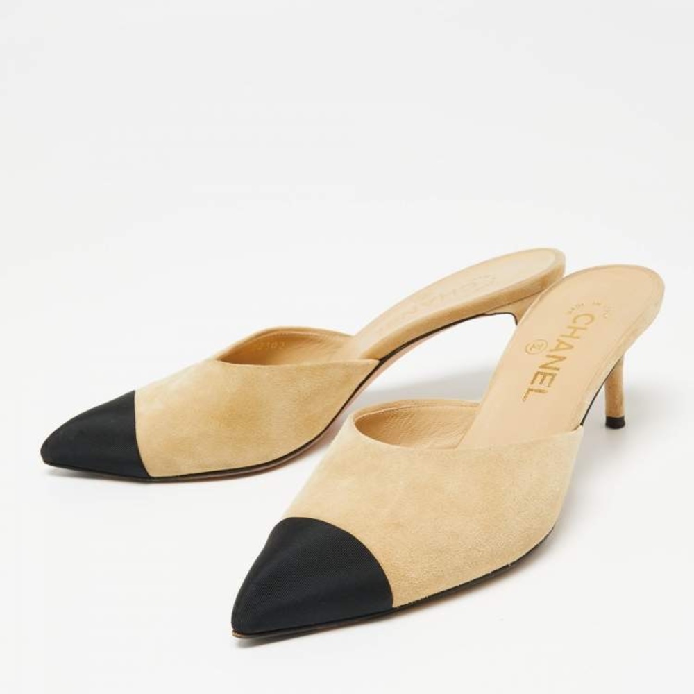 AUTHENTIC Chanel Suede Pointed Toe Kitten Heels 38